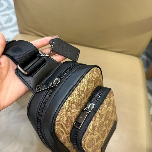 COACH Men's Leather Crossbody/Chest Bag, Size 13 x 20 x 5cm - Picture 5 of 7